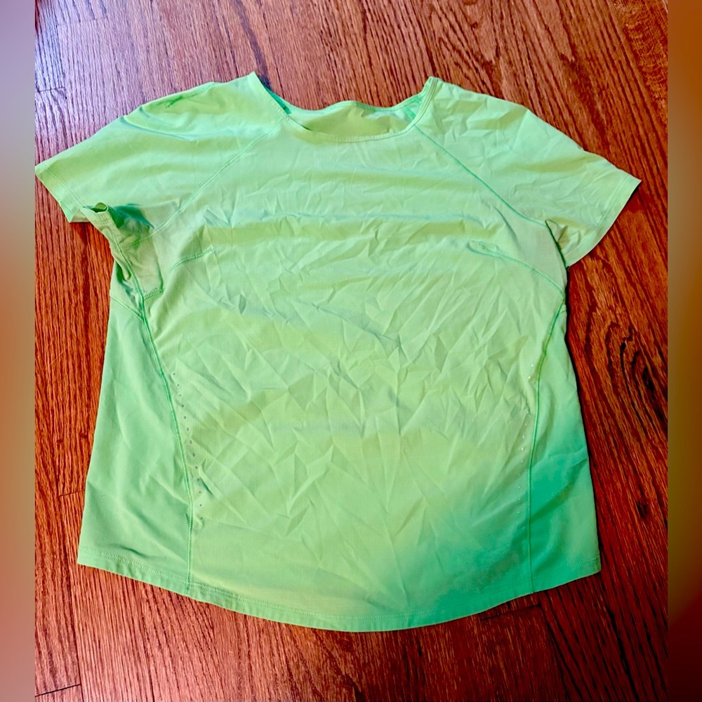 Lululemon Running Shirt, size medium. GUC!